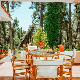 Vacation home with large garden in Sani's forest
