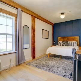 205 - Queen Suite, hotelli kohteessa Waunakee