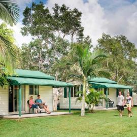 Glen Villa Resort, מלון בביירון ביי