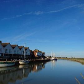 Cosy 1 bedroom apartment over looking river, hotel Rye-ban