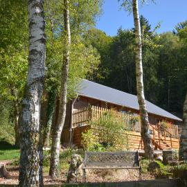 Woodlands Cottage with Hot Tub, hotel v destinácii Treignac