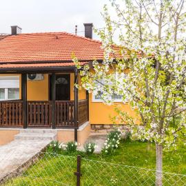 Apartman OLGA、ペルチャツのホテル