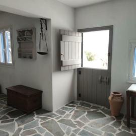 Anna's Cottage Home، فندق في Galini