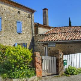 La maison bleue، فندق في Lautrec