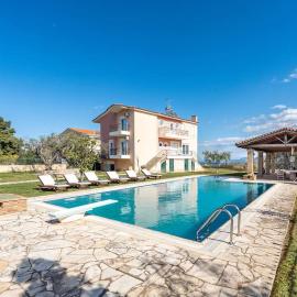 Gustav Retreat Villa, hotel Goumaíika városában