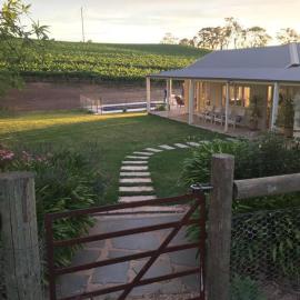 O'Briens of Clare - Stylish Pet Friendly Vineyard Accommodation, Hotel in Clare