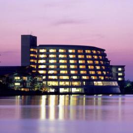 APA Hotel & Resort Kaga Katayamazu Onsen Kasuikyo, hotel din Kaga