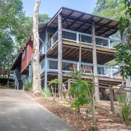 Bethongabel + Huge Home + sleeps 9 + Central, hotell sihtkohas Point Lookout