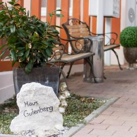 Hotel Garni Haus zum Gutenberg, hotelli Hallbergmoosissa