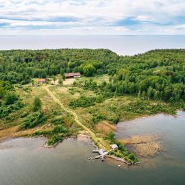 Tjänstebostaden på Storöns bondgård, hotel v destinácii Otterbäcken