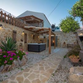 Pamelas House with Jacuzzi, hotel in Kissamos