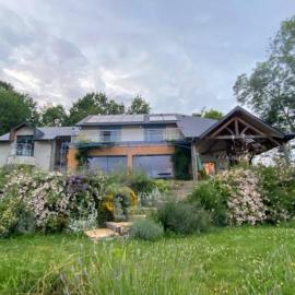 Poulou Pyrénées, hotel in Gelos