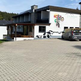 La Irmania Pension, готель у місті Ledenitzen