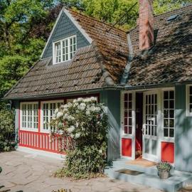 Cottage auf idyllischem Landsitz mit Parkanlage