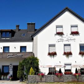Gasthof Alte Schule: Fürstenzell şehrinde bir otel