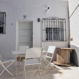 Preciosa casa Mojacar centro., хотел в Мохакар