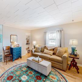 Maplewood Manor - Unit 1, hotel in Colchester
