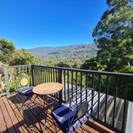 'Wahroonga' home among the Gum trees in Warburton, hotel a Warburton