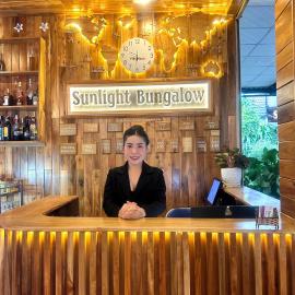 Sunlight Bungalow, hotel v Duong Dongu