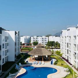 Bonito departamento en planta baja en Manzanillo con Alberca