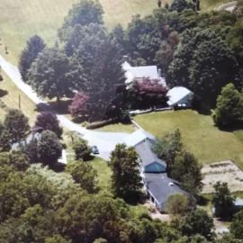 Private Lakeview Cottage and 2 Farmhouse Apartments near Rt 80 easy to NYC, hotel in Blairstown