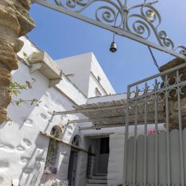 Traditional Tinos Olive Mill House, hotel a Khatzirádhos