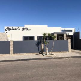 Riekert's Self-Catering Apartment, hotelli kohteessa Swakopmund