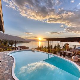 Magical view, Villa Asproneri, Kamena Vourla, hotel in Kamena Vourla