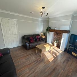 House Nr Bailgate Area and Cathedral Off road Parking and Garden