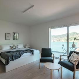 La Palma 1 by Quokka 360 - Stylish Modern Lake View Apartment