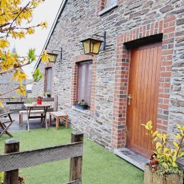 Le Chalet - Maison de vacances, hotell i La-Roche-en-Ardenne
