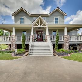 Spacious Lake Charles Craftsman - Pet Friendly!, Hotel in Lake Charles