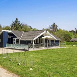 Four-Bedroom Holiday Home In Ringkobing