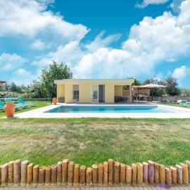 Rural Holiday Home with Pool, viešbutis mieste Lagares