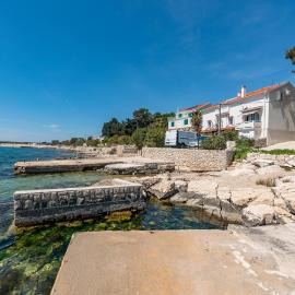 Stunning Apartment In Kosljun With Wifi, hotel din Košljun