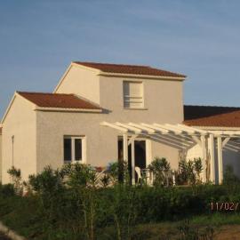 VILLA T3 bord de mer - vue mer à 500 m de la plage- piscine chauffée A CASETTA DI A SPIAGGIA, hotel in Cervione