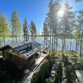 Luxury guesthouse, beachfront sauna, Hotel in Jyväskylä