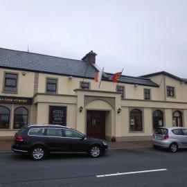 Achill Sound Hotel - Ostan Ghob A'Choire, hotelli kohteessa Achill Sound