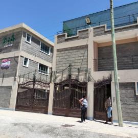 Executive 1&2 Broom Airbnb in Gilgil Nakuru، فندق في Gilgil