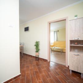 L&R Modern Apartment, hotel in Oţelu Roşu