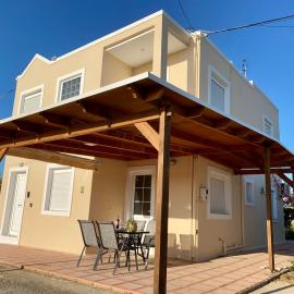 Peaceful Apartment in Nature, with Yard - El Greco Apartments No 3, hotel a Zipárion