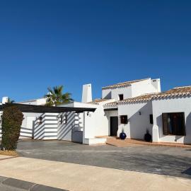 Awesome 5* Lux Villa - El Valle - Pool/Jacuzzi, hotel i Murcia