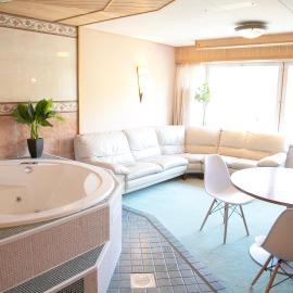 HH Huoneistot Suite، فندق في فورسا