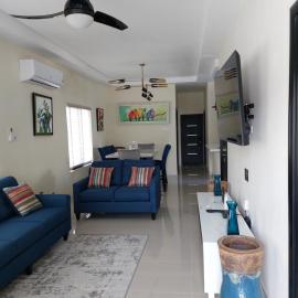 PYRAMID JOY, 2 Bedroom Villa, Ocho Rios, Jamaica, hotel u gradu Očo Rios