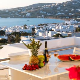 Panos Luxury Suite, hotell i Parikia