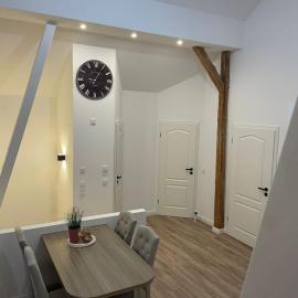 Stilvolle Ferienwohnung bei Bad Segeberg، فندق في Blunk