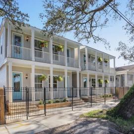 Chic 3BR NOLA Retreat, Streetcar Access, Ideal for Families & Friends