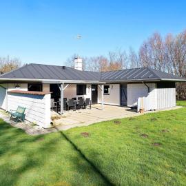 6 person holiday home in Vesløs-By Traum, hotel i Øsløs