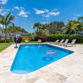 Hollywood Paradise Luxury 4BR 3BA Home and Outdoor Fun with Heated Pool