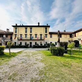 Hotel Duca di Tromello โรงแรมในTromello
